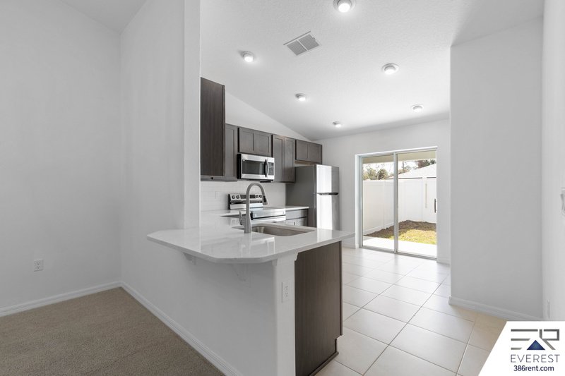 LIKE NEW 3/2/1 ON CUL DE SAC IN DESIRABLE SEMINOLE WOODS property image