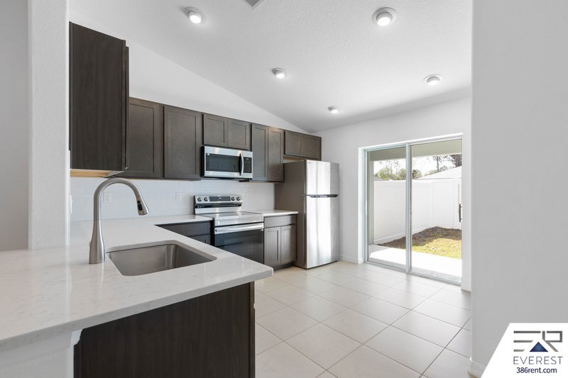 LIKE NEW 3/2/1 ON CUL DE SAC IN DESIRABLE SEMINOLE WOODS property image