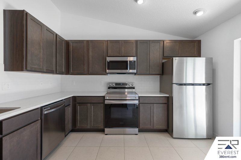 LIKE NEW 3/2/1 ON CUL DE SAC IN DESIRABLE SEMINOLE WOODS property image