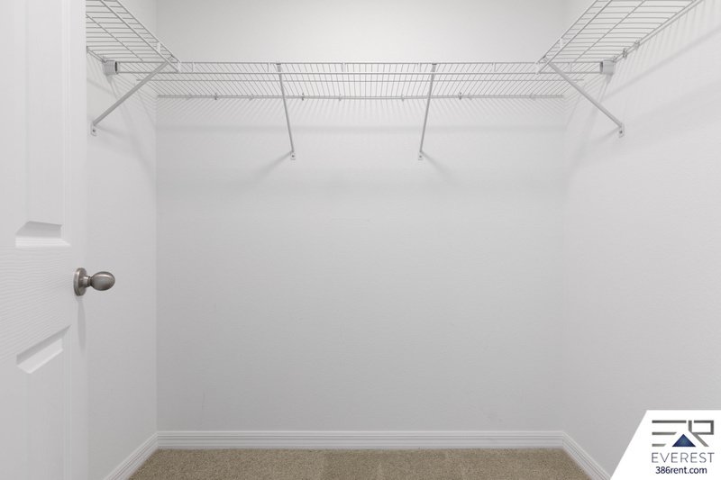 LIKE NEW 3/2/1 ON CUL DE SAC IN DESIRABLE SEMINOLE WOODS property image