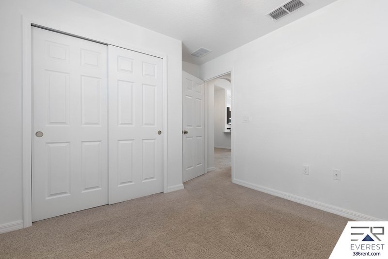 LIKE NEW 3/2/1 ON CUL DE SAC IN DESIRABLE SEMINOLE WOODS property image