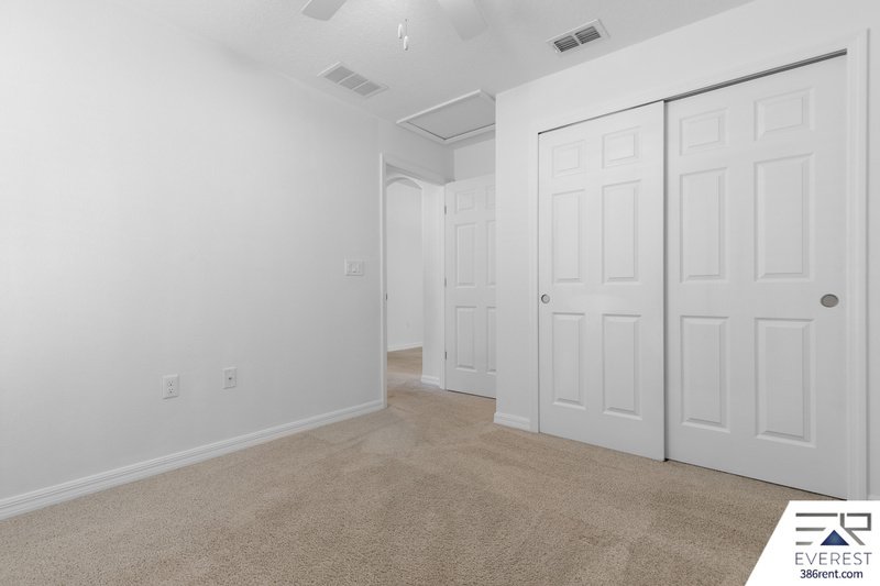 LIKE NEW 3/2/1 ON CUL DE SAC IN DESIRABLE SEMINOLE WOODS property image