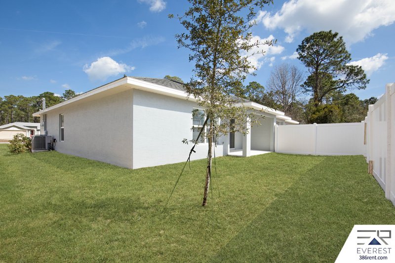 LIKE NEW 3/2/1 ON CUL DE SAC IN DESIRABLE SEMINOLE WOODS property image