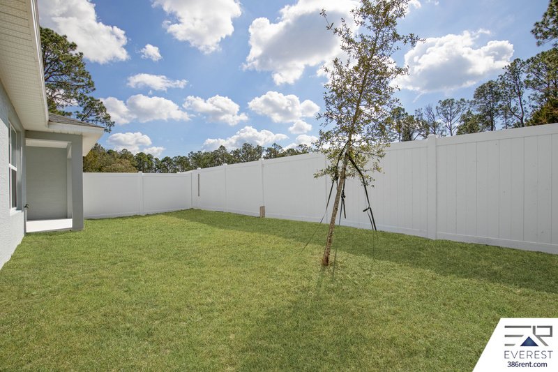 LIKE NEW 3/2/1 ON CUL DE SAC IN DESIRABLE SEMINOLE WOODS property image