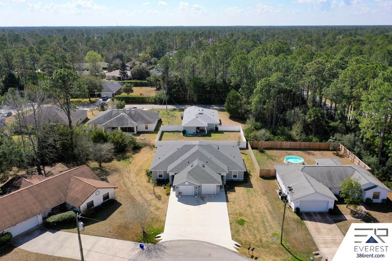 LIKE NEW 3/2/1 ON CUL DE SAC IN DESIRABLE SEMINOLE WOODS property image