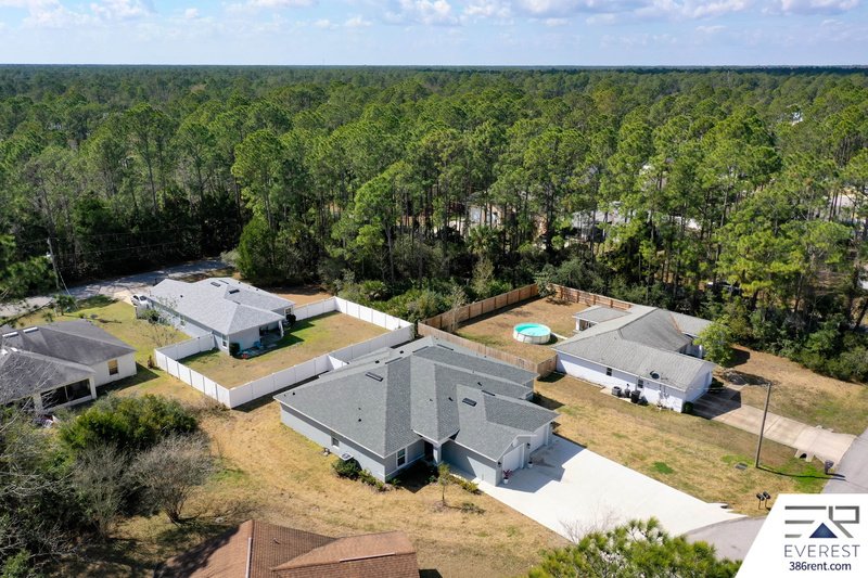 LIKE NEW 3/2/1 ON CUL DE SAC IN DESIRABLE SEMINOLE WOODS property image