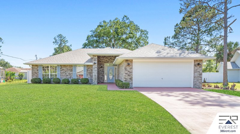 FULLY FENCED 4/2/2 IN DESIRABLE PINE GROVE property image