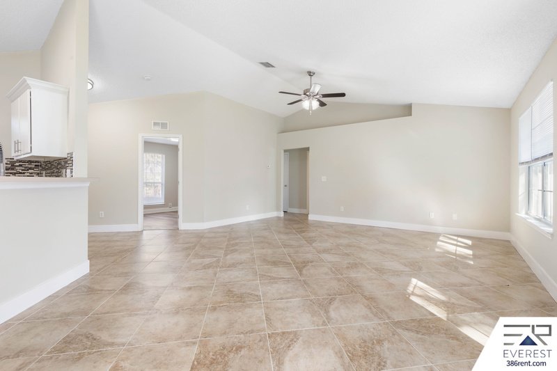 FULLY FENCED 4/2/2 IN DESIRABLE PINE GROVE property image