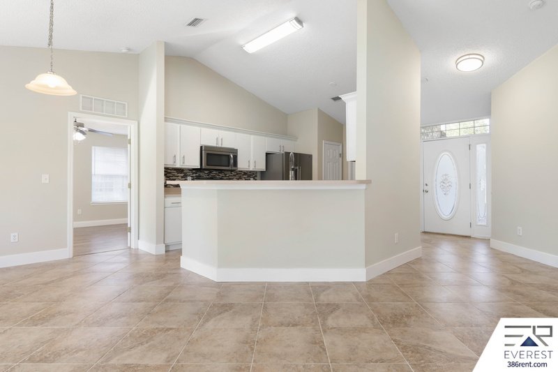 FULLY FENCED 4/2/2 IN DESIRABLE PINE GROVE property image