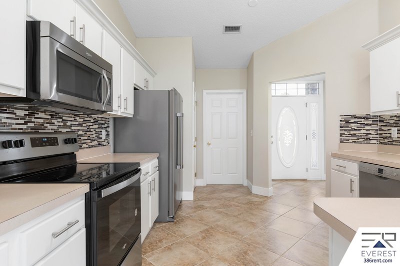 FULLY FENCED 4/2/2 IN DESIRABLE PINE GROVE property image