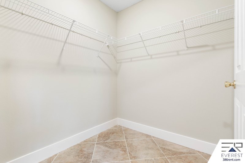 FULLY FENCED 4/2/2 IN DESIRABLE PINE GROVE property image