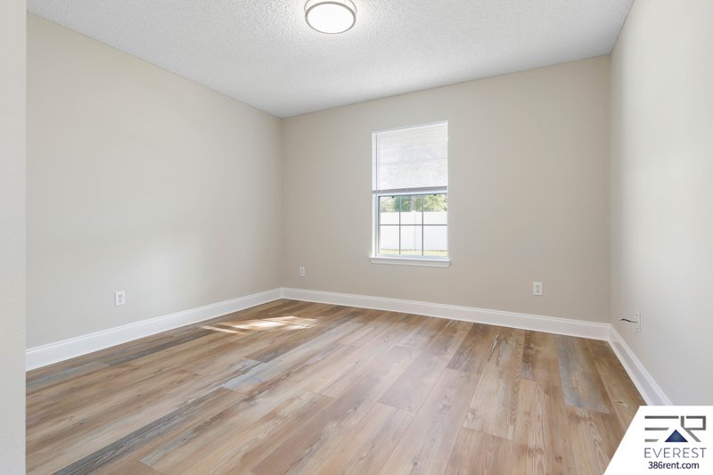 FULLY FENCED 4/2/2 IN DESIRABLE PINE GROVE property image