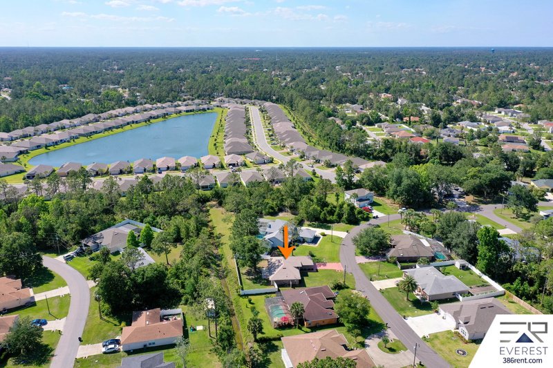 FULLY FENCED 4/2/2 IN DESIRABLE PINE GROVE property image