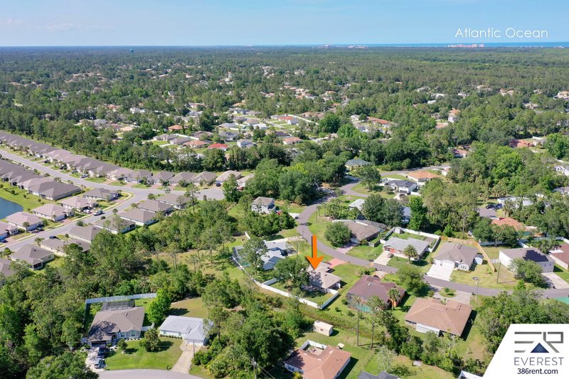 FULLY FENCED 4/2/2 IN DESIRABLE PINE GROVE property image