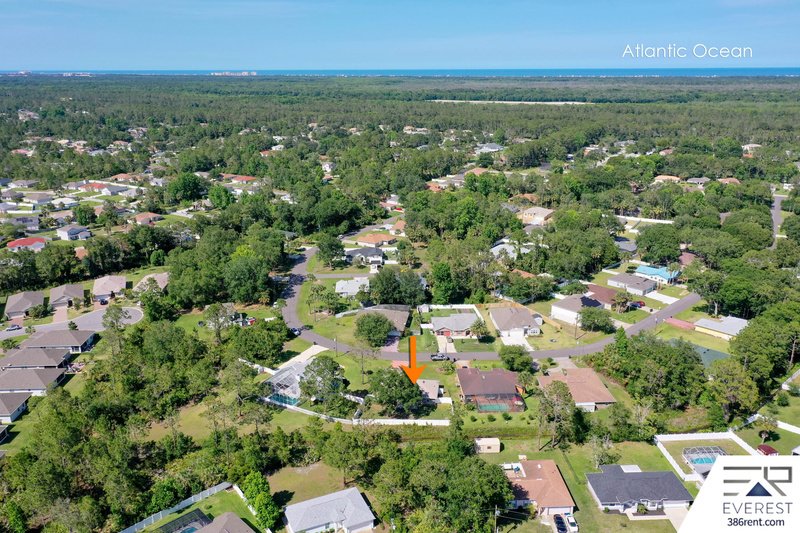 FULLY FENCED 4/2/2 IN DESIRABLE PINE GROVE property image