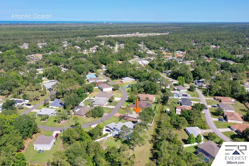 FULLY FENCED 4/2/2 IN DESIRABLE PINE GROVE property image