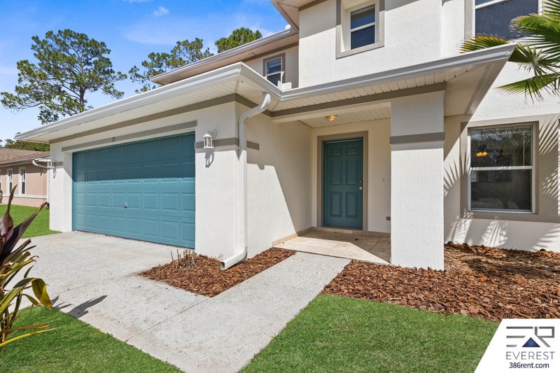 FULLY FENCED, SPACIOUS 4/2.5/2 IN THE HEART OF PALM COAST property image