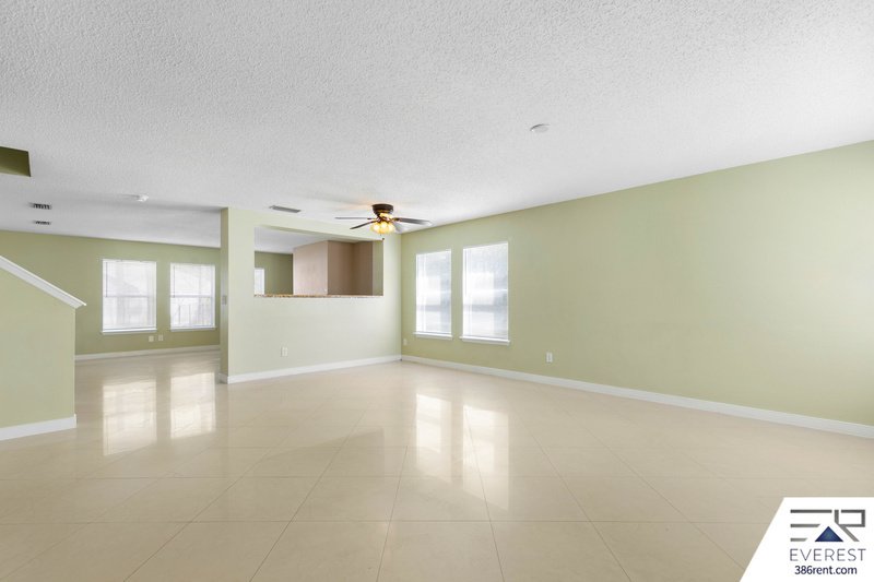 FULLY FENCED, SPACIOUS 4/2.5/2 IN THE HEART OF PALM COAST property image