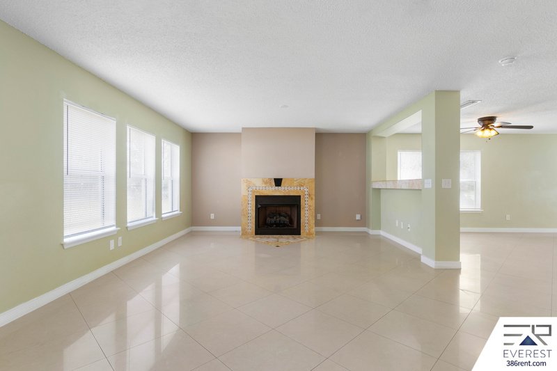 FULLY FENCED, SPACIOUS 4/2.5/2 IN THE HEART OF PALM COAST property image