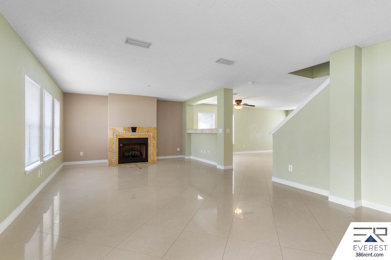 FULLY FENCED, SPACIOUS 4/2.5/2 IN THE HEART OF PALM COAST property image