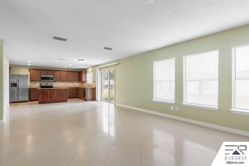 FULLY FENCED, SPACIOUS 4/2.5/2 IN THE HEART OF PALM COAST property image