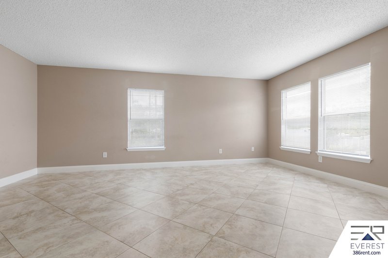 FULLY FENCED, SPACIOUS 4/2.5/2 IN THE HEART OF PALM COAST property image