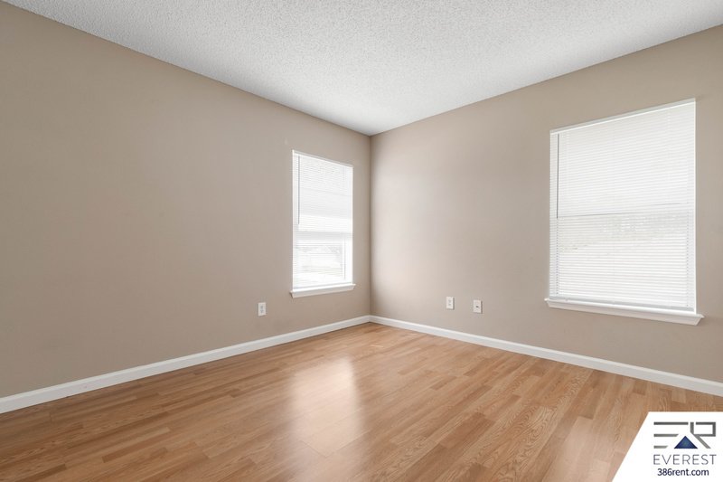 FULLY FENCED, SPACIOUS 4/2.5/2 IN THE HEART OF PALM COAST property image