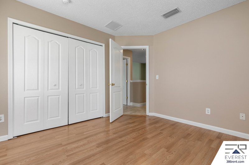 FULLY FENCED, SPACIOUS 4/2.5/2 IN THE HEART OF PALM COAST property image