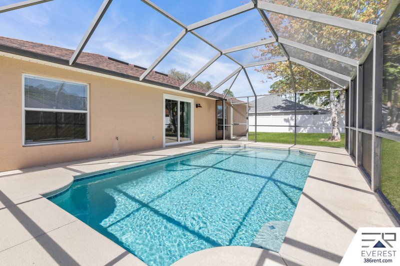 POOL HOME 3/2/2 IN DESIRABLE INDIAN TRAILS property image