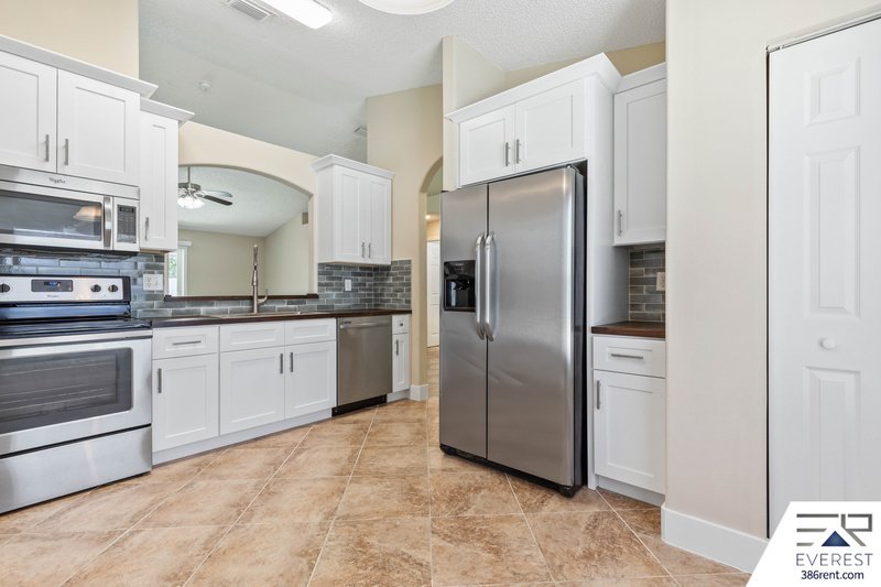 POOL HOME 3/2/2 IN DESIRABLE INDIAN TRAILS property image