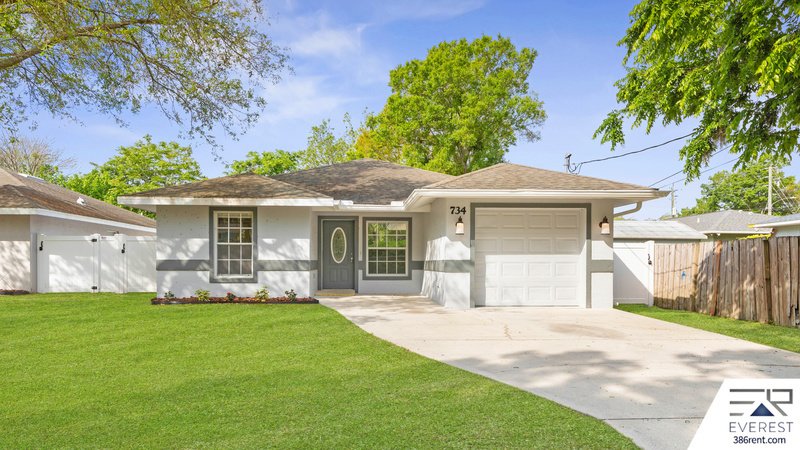 FULLY FENCED, LIKE NEW 3/2/1 IN THE HEART OF DAYTONA BEACH property image