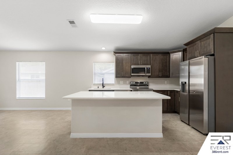 FULLY FENCED, LIKE NEW 3/2/1 IN THE HEART OF DAYTONA BEACH property image