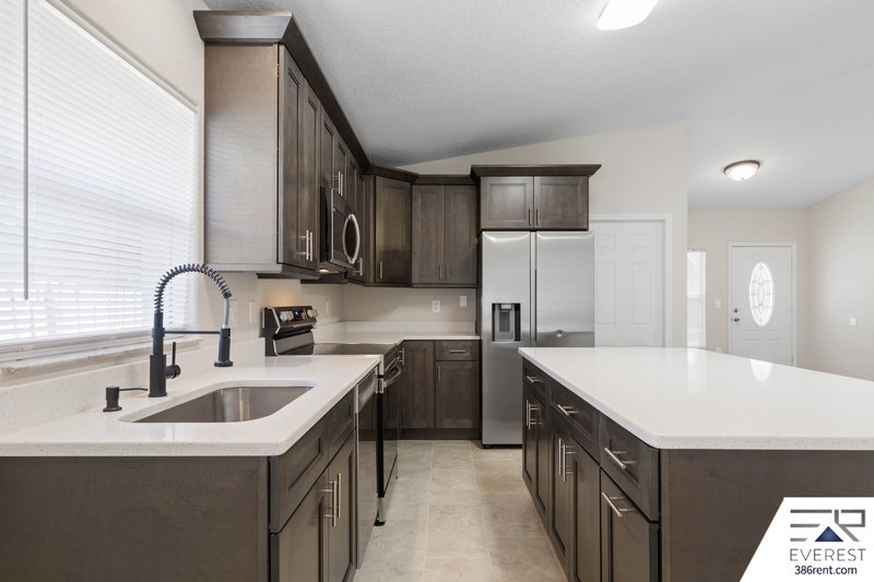 FULLY FENCED, LIKE NEW 3/2/1 IN THE HEART OF DAYTONA BEACH property image