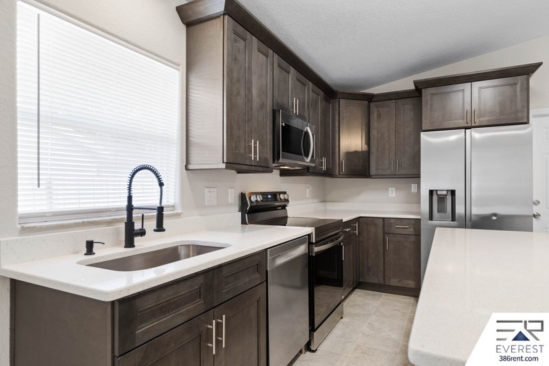 FULLY FENCED, LIKE NEW 3/2/1 IN THE HEART OF DAYTONA BEACH property image