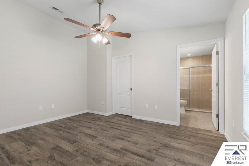 FULLY FENCED, LIKE NEW 3/2/1 IN THE HEART OF DAYTONA BEACH property image