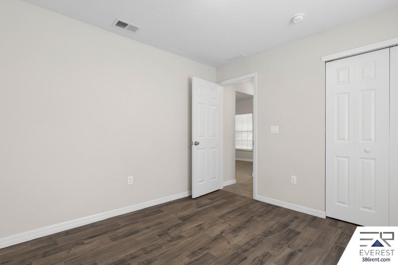 FULLY FENCED, LIKE NEW 3/2/1 IN THE HEART OF DAYTONA BEACH property image