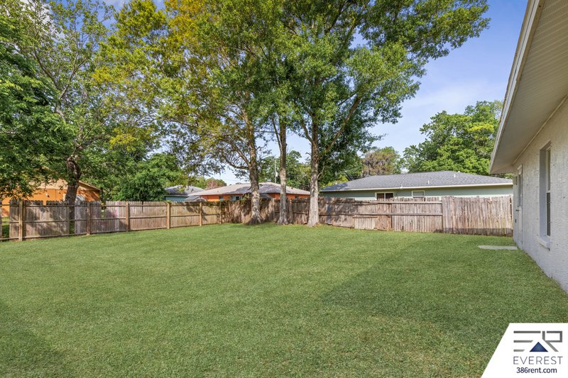 FULLY FENCED, LIKE NEW 3/2/1 IN THE HEART OF DAYTONA BEACH property image