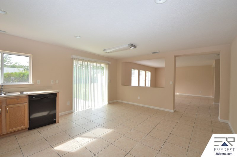 FULLY FENCED, 2 STORY 4/2.5/2 IN POPULAR LEHIGH WOODS property image