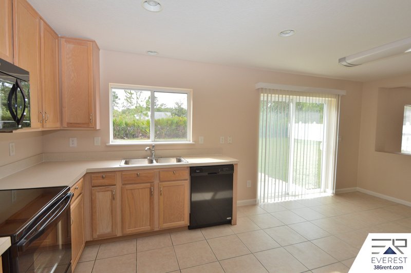 FULLY FENCED, 2 STORY 4/2.5/2 IN POPULAR LEHIGH WOODS property image