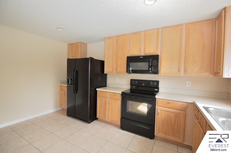 FULLY FENCED, 2 STORY 4/2.5/2 IN POPULAR LEHIGH WOODS property image