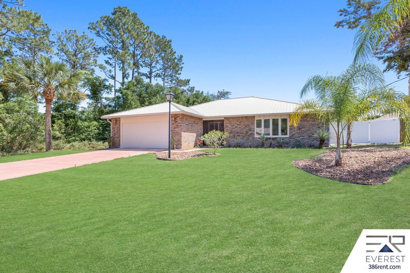 FULLY FENCED 2/2/2 IN DESIRABLE PALM HARBOR property image