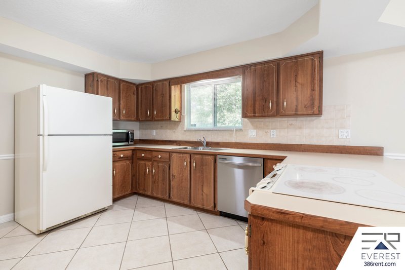 FULLY FENCED 2/2/2 IN DESIRABLE PALM HARBOR property image