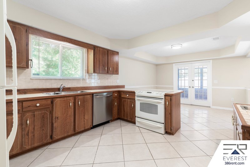 FULLY FENCED 2/2/2 IN DESIRABLE PALM HARBOR property image