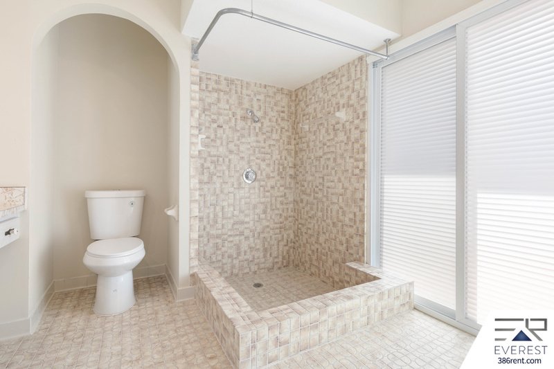 FULLY FENCED 2/2/2 IN DESIRABLE PALM HARBOR property image