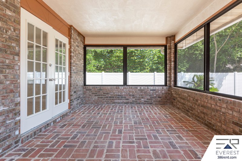 FULLY FENCED 2/2/2 IN DESIRABLE PALM HARBOR property image