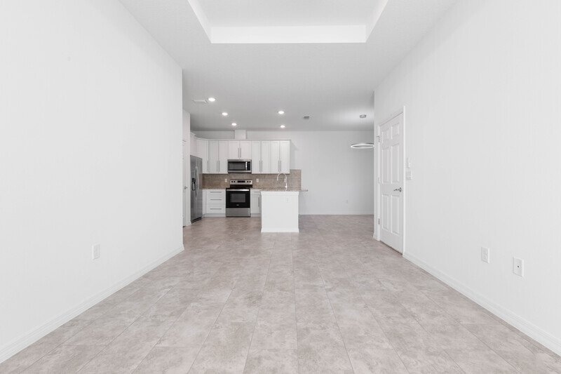 LIKE NEW 3/2/2 TOWNHOME IN POPULAR PINE GROVE property image