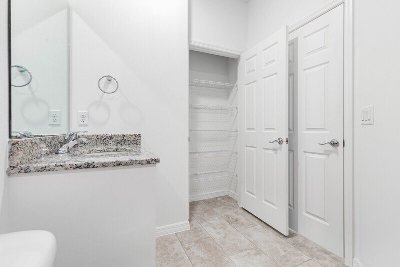 LIKE NEW 3/2/2 TOWNHOME IN POPULAR PINE GROVE property image