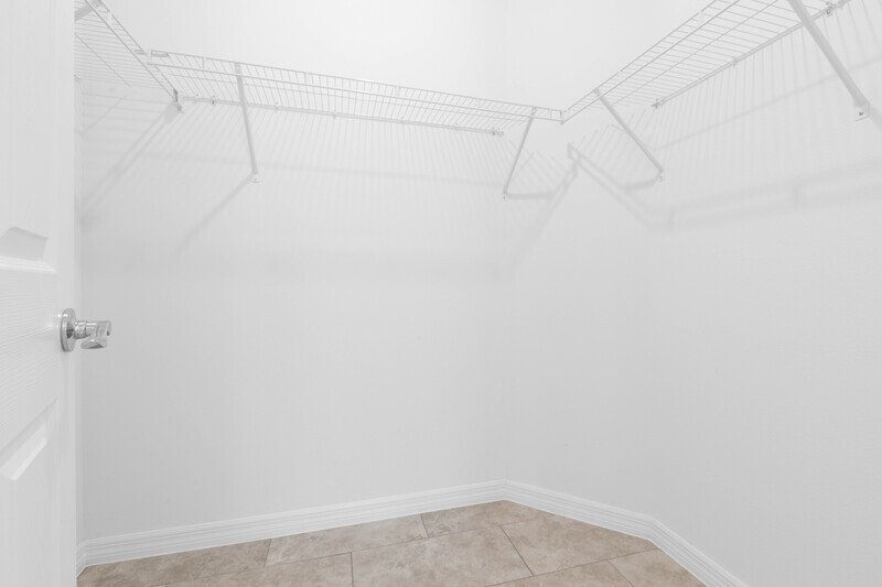 LIKE NEW 3/2/2 TOWNHOME IN POPULAR PINE GROVE property image