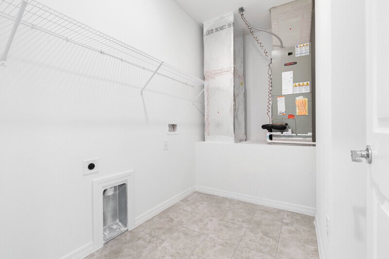 LIKE NEW 3/2/2 TOWNHOME IN POPULAR PINE GROVE property image