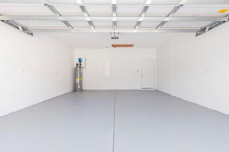 LIKE NEW 3/2/2 TOWNHOME IN POPULAR PINE GROVE property image